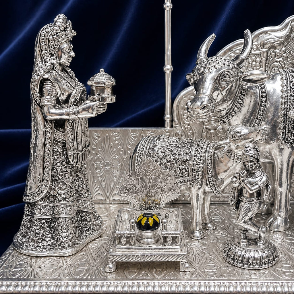 Govind Dev Ji Cabinet