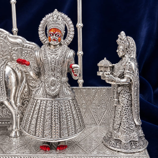 Govind Dev Ji Cabinet