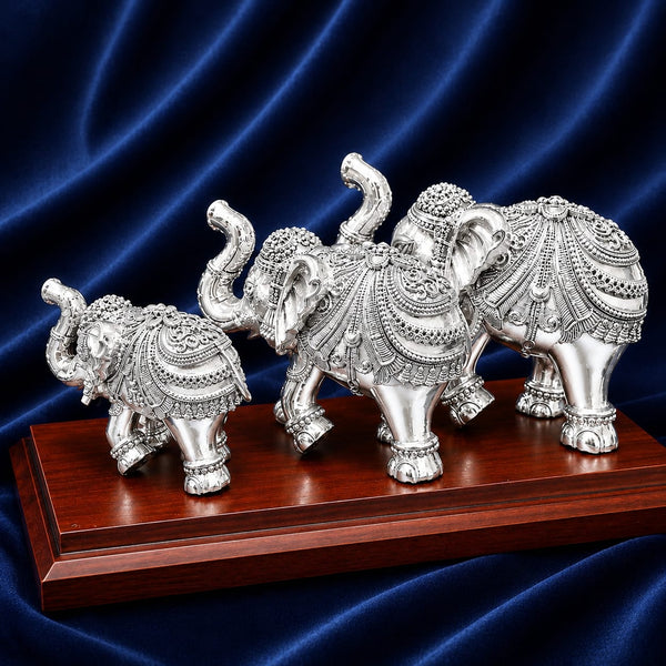 ELEPHANT FAMILY